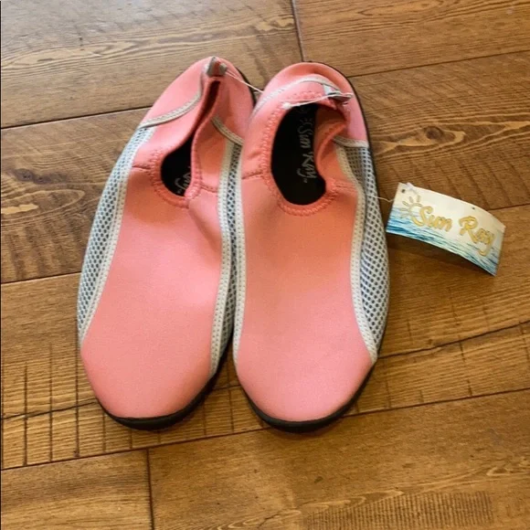 🔥Women’s Water Shoes - Picture 2 of 3